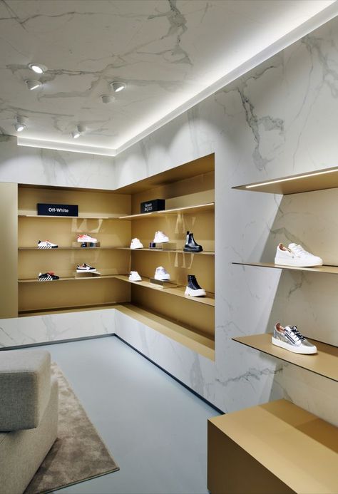 Wall Shelving Systems, Store Plan, Wall Shelving, Brand Presentation, Retail Concepts, Leather Store, Shop Fittings, Wall Systems, Retail Design