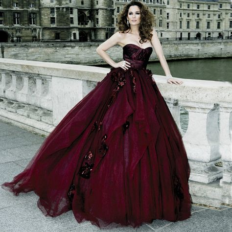 Velvet Wedding Dress, Victorian Ball Gowns, Victorian Ball, Princess Wedding Gown, Cheap Cocktail Dresses, Red Wedding Dress, Gothic Ideas, Wedding Dresses Uk, Gothic Wedding Dress