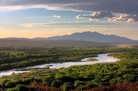 30 Clear Signs You're From The Rio Grande Valley Rio Grande Texas, Book Locations, Blood Meridian, Oasis In The Desert, Rio Grande Valley, Desert Oasis, In The Desert, Rio Grande, Photo Look