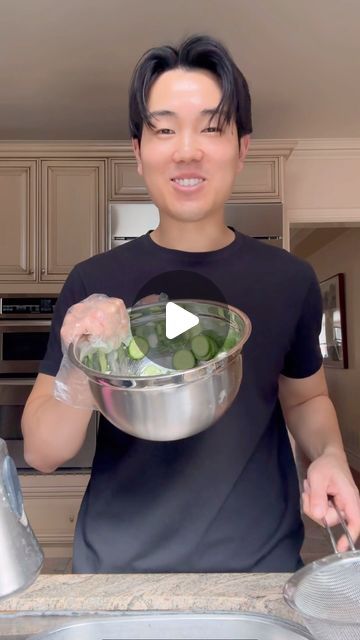 James Bok on Instagram: "the easiest cucumber kimchi recipe you’ll find 🥒🌶️

Marinating Cucumbers:
Salt: 1/2 tbsp

Sauce Ingredients:
Gochugaru: 1 tbsp
Soy Sauce: 1 tbsp
Sugar: 1 tbsp
Garlic: 1/2 tbsp
Sesame Oil: 1 tsp
Sesame Seeds" Seedless Cucumber Recipes, Marinated Cucumber Salad, Cucumber Kimchi Recipe Korean, Kimchi Cucumber Recipe, Kimchi Dishes, Korean Pickles, Cucumber Kimchi Recipe, Kimchee Recipe, Pickled Things