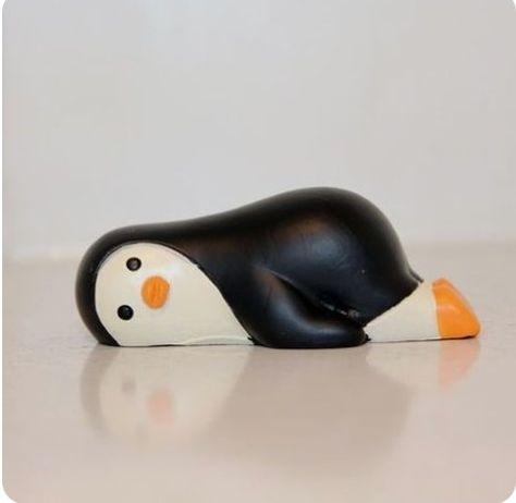 All About Penguins, Penguin Decor, Penguin Design, Fimo Polymer Clay, Penguin Love, Tanah Liat, Clay Diy Projects, Clay Crafts Air Dry, Clay Animals