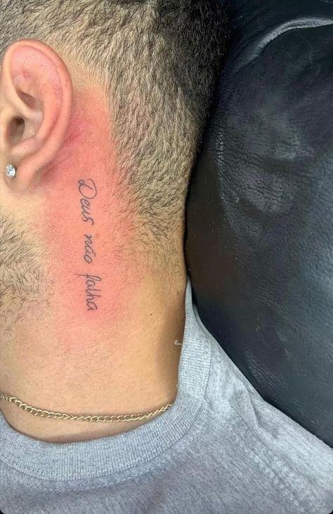 Small Tattoo Ideas For Men, Half Sleeve Tattoos Forearm, Diamond Grillz, Ear Tattoo Ideas, Small Tattoo Ideas, Tattoo Ideas For Men, Greek Tattoos, Tattoo Design Book, Discreet Tattoos