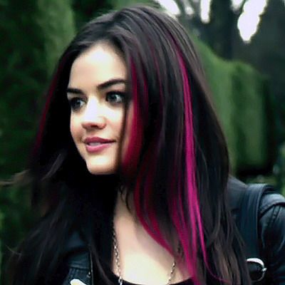 Aria Montgomery Icon, Aria Montgomery Hair, Aria Hair, Pretty Little Liars Aria, Pll Outfits, Aria Montgomery, Pink Highlights, Color Inspo, Hair Inspo Color