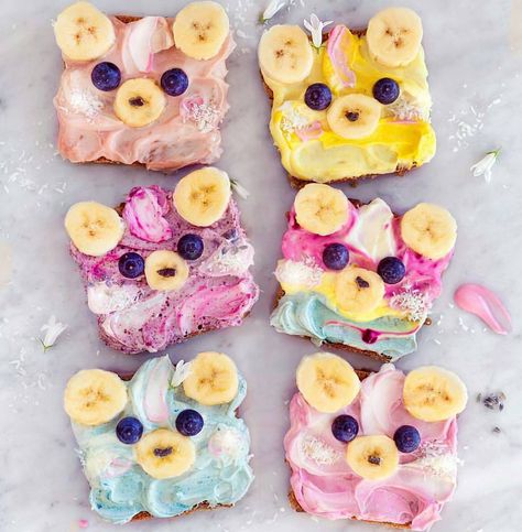 Bruschetta Toast, Dessert Original, Pastel Cupcakes, Summer Appetizer, Rainbow Food, Vegan Cream Cheese, Cute Snacks, Unicorn Foods, God Mat