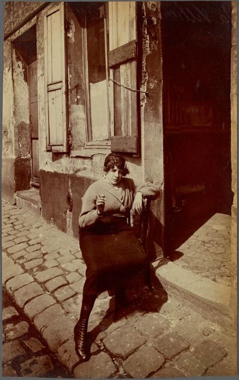 Eugene Atget, Berenice Abbott, Rare Historical Photos, Elvis Costello, Henri Cartier Bresson, Old Paris, History Of Photography, Paris Photo, French Photographers