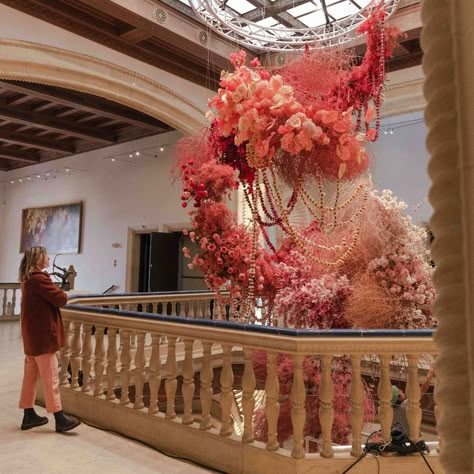 Flowers Installation Art, Red Flower Installation, Raffles Udaipur, Flower Installation Art, Flower Museum, Hanging Art Installation, Hanging Floral Installation, Flower Exhibition, Native Poppy