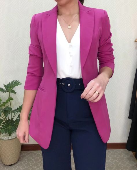 Pink Blazer Office Outfit, Blazer Fiusha Outfit, Pink Blazer Outfit, Navy Pants Women, Autumn Outfits Curvy, Blazer Rosa, Cute Professional Outfits, Look Office, Lawyer Outfit