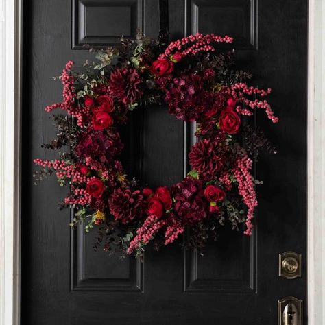 Hydrangea Pink, Wreath Inspiration, Pink Ranunculus, Fall Hydrangea, Autumn Wreaths For Front Door, Red Wreath, Pink Wreath, Craft Things, Grapevine Wreaths