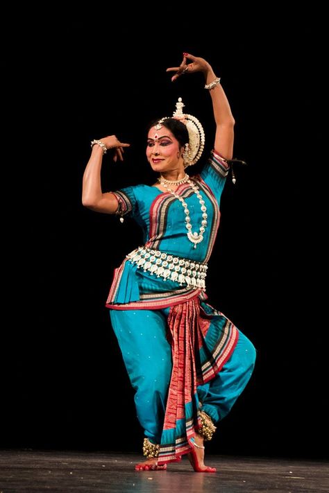 Really legendary 🙇‍♀️ Odissi is beautiful Odissi Dance, Hindu Goddesses, Spiritual Ideas, Classic Dance, Songs Written, Indian Classical Dance, Dance Lover, Classical Dance, Folk Dance