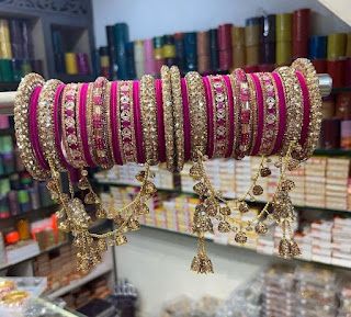 Glass Bangles Set Indian, Colorful Bangles Indian, Bangles Set Indian, Hindi Wedding, Jewel Accessories, Pink Bangles, Fancy Bangles, Bangle Ceremony, Bangles Bridal