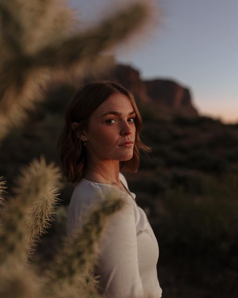 Running wild in the desert #desertphotography #arizonaphotographer #idahophotographer 🤠: cowgirl aesthetic, desert photography, moody flash photography, pose ideas Poses Outdoor, Outdoor Desert Photoshoot, Desert Headshots, Desert Shoot Ideas, August Vibes Aesthetic, Desert Pictures Ideas, Moody Outdoor Photoshoot, Desert Portraits, Arizona Desert Photoshoot