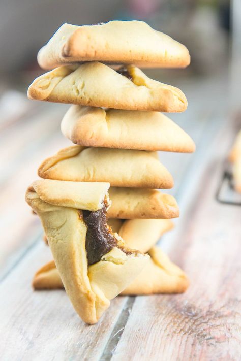 Traditional Homemade Hamantaschen Recipe: Making your own homemade hamantaschen is easy! Learn how with this simple dough recipe and all the tips you need for perfectly shaped hamantaschen without spilled filling! Easy Hamantaschen Recipe, Hamantaschen Filling, Simple Dough Recipe, Hamentashen Recipe, Hamantaschen Cookies, Hamantaschen Recipe, Middle East Recipes, Bite Size Cookies, Fruit Filling