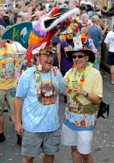 Jimmy Buffett fans Margaritaville Outfit Ideas, Parrothead Outfit, Parrot Head Jimmy Buffet Outfit, Jimmy Buffet Costume Ideas, Jimmy Buffet Aesthetic, Margaritaville Party Outfit, Jimmy Buffett Concert Outfit, Jimmy Buffett Tailgate, Parrothead Party