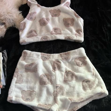 Fluffy pjs set Lounge Wear Linen, Fluffy Pjs, Aesthetic Pjs, Sleepy Clothes, Cute Pajama Outfits, Pajamas Aesthetic, Summer Pjs, Cozy Pjs, Girls Pjs