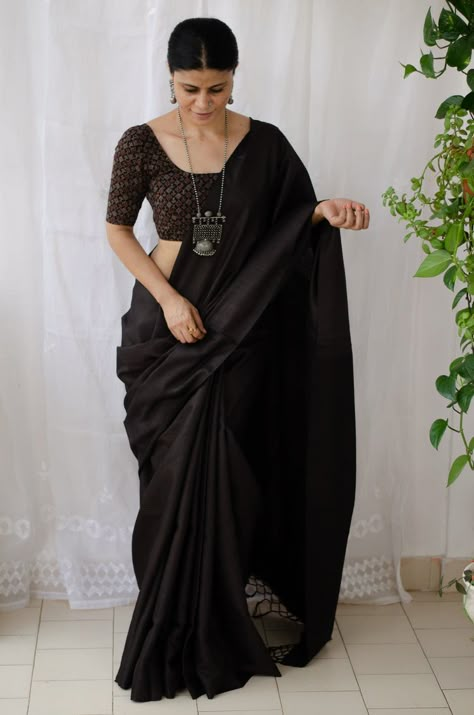 Collections – Chakori Ethnic Black Saree Aesthetic, Official Saree, Photoshoot Simple, Chakori Ethnic, Black Cotton Saree, Black Saree Blouse, Modern Sarees, Saree Jacket, Formal Saree