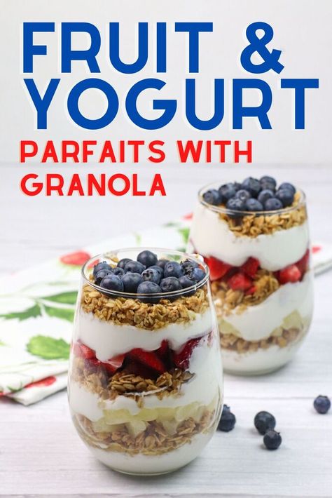 This easy fruit and yogurt parfait with granola is a delicious and healthy breakfast. Here Fruit Parfait Recipes, Yogurt Parfait Recipe, Fruit And Yogurt Parfait, Fruit And Yogurt, Greek Yogurt Parfait, Yogurt Parfaits, Greek Yogurt Flavors, Parfait Recipe, Granola Parfait