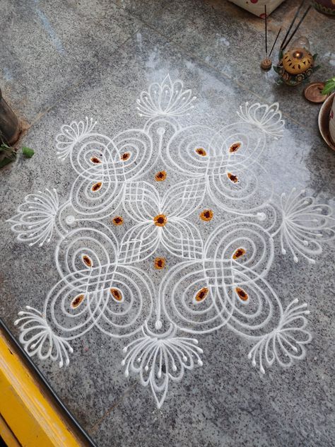 Dhanurmasam muggulu Dhanurmasam Muggulu Simple, Nelaganta Muggulu, Muggulu Design Simple With Colors, Danurmasam Muggulu, Geethala Muggulu, Dhanurmasam Muggulu, Simple Muggulu, Easy Rangoli Designs Videos, Very Easy Rangoli Designs