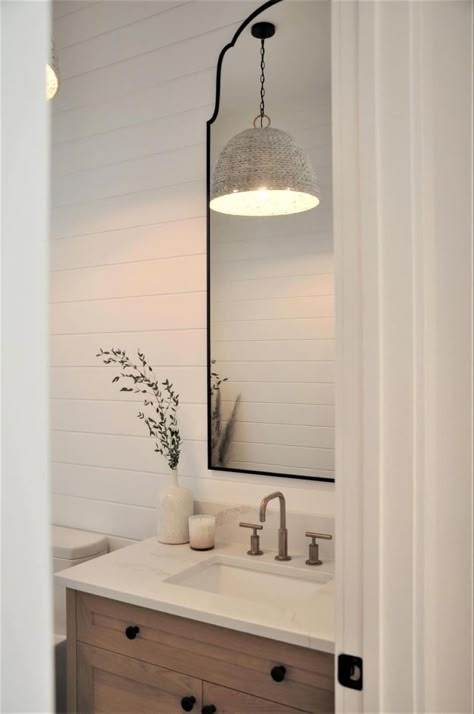 Half Bath Ideas Powder Rooms, Modern Half Bathroom, Half Baths Ideas, Neutral Bathroom Decor, Bathroom Redecorating, Diy House Renovations, Bathroom Design Trends, Powder Room Design, Modern Farmhouse Bathroom