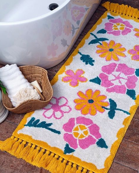 INTRODUCING !!! The Lemonade Runner 🌼🌸 Refreshingly different, it will take you back in time to inject a hip retro feel, bringing 70s California bursting into your bathroom! Handmade Each bath mat is meticulously handmade in small batches by our talented artisans in India, making your eye-catching item unique and rare. Natural materials Super soft and made with 100% cotton. Extra large size This lengthy rug measures 150cm x 57cm (incl tassels) which is both practical and beautiful, leavin... Colorful Bath Mat, 70s California, Fun Bath Mats, Vibrant Bathroom, Unique Bath Mats, Flower Bath Mat, Bath Runner, Power Design, Kitchen Rugs And Mats