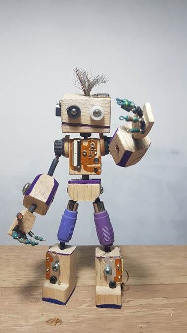 Robot relaizado con dremell Robot Sculpture, Junk Art, Origami, Sculpture, Dolls, Art