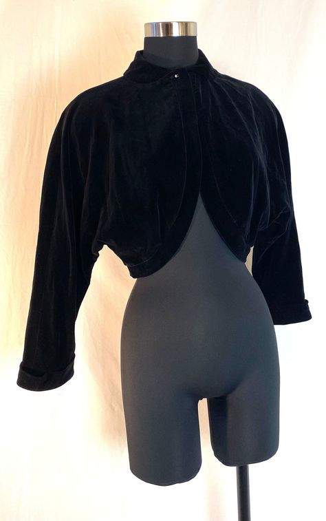 Bolero Jacket, Chicago Il, Black Velvet, Clothing Items, Chicago, Fashion Inspo, Velvet, Clothes For Women, Black