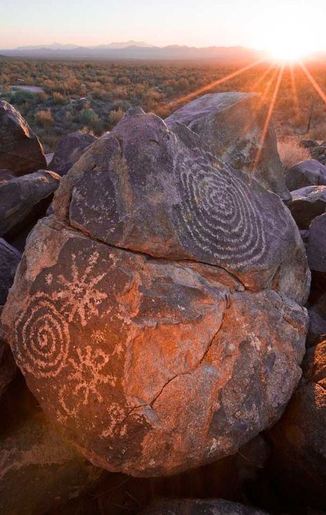 Petroglyphs Art, Chaco Canyon, Saguaro National Park, Signal Hill, Arizona Road Trip, Cave Art, Prehistoric Art, Southwest Desert, Arizona Travel