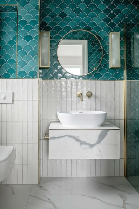 DesignLed Creates a Theatrical Interior for a Dublin Home Bathroom Design Aesthetic, Gold And Black Bathroom, Aesthetic Sink, Toilet Tiles Design, Lavish Bathroom, Mom Bathroom, Turquoise Bathroom, Front Closet, Teal Bathroom