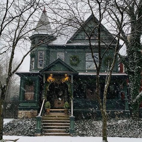 Queen Anne Style House, Little Cottage House, Queen Anne Victorian House, Gothic Victorian House, Old Victorian House, Snowy Morning, Queen Anne House, Historical Homes, Queen Anne Style