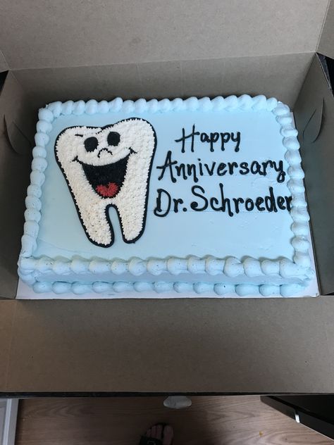 Dentist Cake Ideas Birthday, Tooth Cake Dental, Dental Cake Ideas, Dentist Theme Cake, Dentist Birthday Cake, Teeth Cake, Leaving Cake, Dentist Birthday, Dental Cake