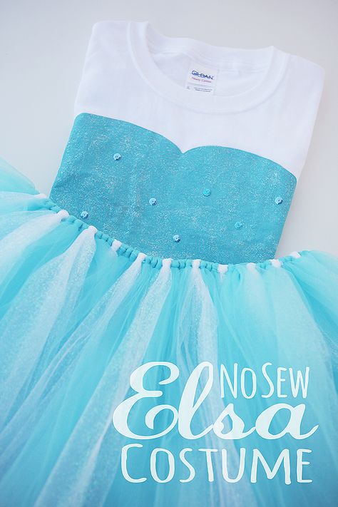 No Sew Elsa Costume ~ eighteen25 ~ http://eighteen25.blogspot.com/2014/10/diy-no-sew-elsa-costume.html Frozen 2 Costumes Diy, Sewing Costumes, Disney Costumes Diy, Characters Cosplay, Themed Halloween Costumes, Sewing Shop, Costume Disney, Elsa Costume, Diy Disney Shirts