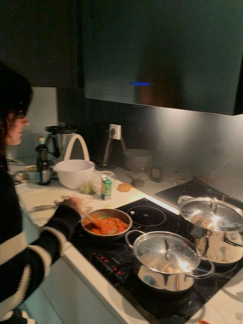 Cooking With Girlfriend Aesthetic, Cooking For One Aesthetic, Female Cooking Aesthetic, Cook Dinner Aesthetic, Kitchen Friends Aesthetic, Cooking Lunch Aesthetic, Cooking Dinner With Friends Aesthetic, College Dinner Aesthetic, Cooking Dinner Aesthetic Kitchen