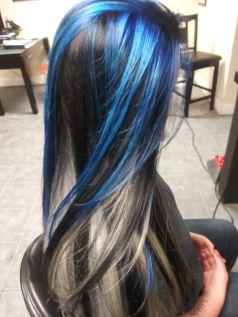 Blue Black And Silver Hair, Black Hair Blue Stripes, Blue Blonde Black Hair, Blue Black Blonde Hair, Skunk Hair Dye Blue, Blue Black And Blonde Hair, Blue Hair With Black Highlights, Blue Blonde And Black Hair, Stunk Hair Dye