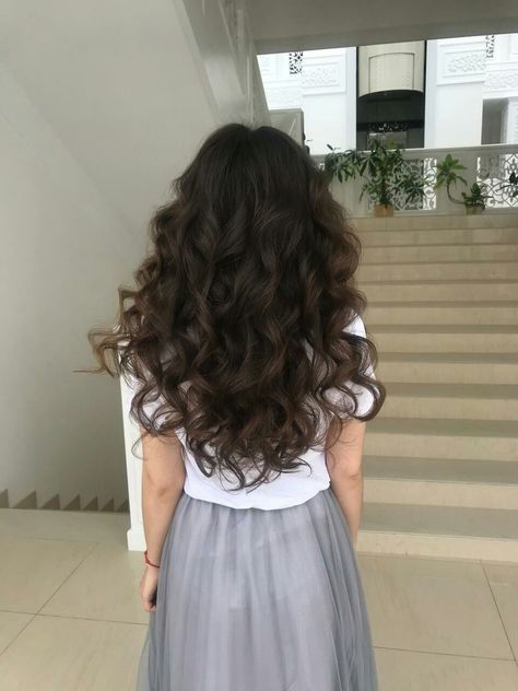 Gentle Waves Tutorial: Soft and Subtle Hairstyles for Delicate Femininity Soft Romantic Curls, Subtle Hairstyles, Big Curl Perm, Long Voluminous Hair, Perm Ideas, Waves Tutorial, Sunset Waves, Haircuts For Curly Hair, Party Hair