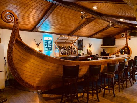 Your first @ is having beers with you here🍺🍻 📷 The Pillager Tavern & Big Valley Lodge #fridaymood #party #weekend #weekendvibes #photography #saturdayout #historyvikings #vikinglifestyle #nordic #vikingstyle #drinking #drinks #drink #cocktails #beer #bar #viking #vikings Viking Decor Ideas, Viking Lodge Interior, Viking Bar Ideas, Viking Gym, Viking Bedroom, Viking Furniture, Viking Restaurant, Viking Bedroom Ideas, Viking Bar