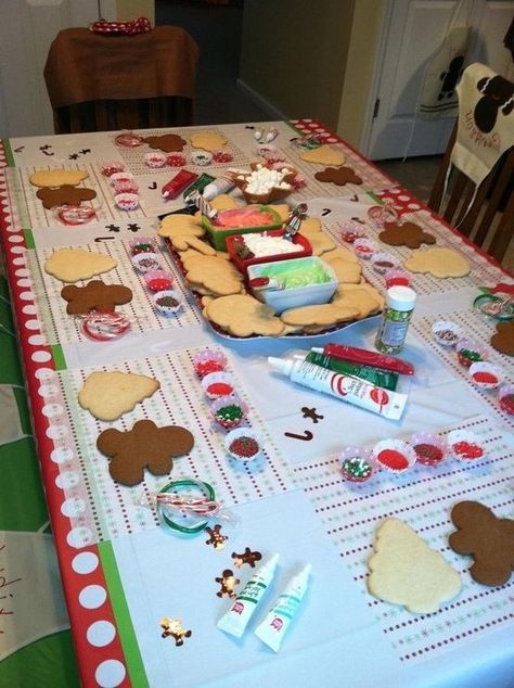 How to throw a cookie decorating party.  Good ideas even for just doing this with the kiddos. Christmas Cookie Decorating Party, Christmas Cookie Decorating, Cookies And Candy, Christmas Cookie Party, Cookie Decorating Party, Anniversaire Harry Potter, Decorating Party, Kids Christmas Party, Cookie Party