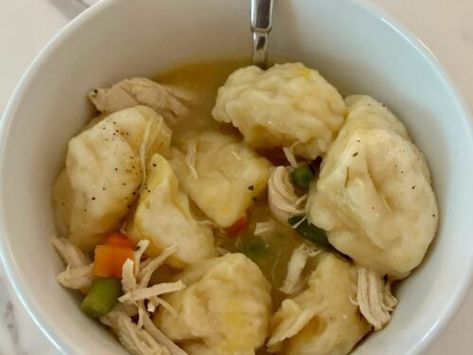 Easy Dumplings Recipe, Easy Chicken And Dumplings, Panini Recipes Chicken, Chicken Dumpling Soup, Chicken And Dumplings Recipe, Homemade Chicken And Dumplings, Broiled Chicken, Ground Chicken Recipes, Dumplings For Soup