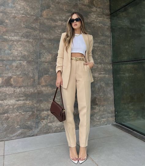 Everyday Chic Outfits, Kendall Jenner Outfits Casual, Work Outfits Women Winter, Comfy Work Outfit, Work Outfits Women Professional, Office Outfits Women Casual, Elegantes Outfit Damen, Fashionable Work Outfit, Work Outfits Women Summer