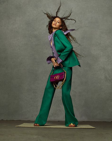 ZENDAYA is the Face of VALENTINO RENDEZ-VOUS Collection Zendaya Model, Zendaya Photoshoot, Estilo Zendaya, Glamorous Makeup, Zendaya Coleman, Green Pants, Outfit Combinations, Colourful Outfits, Suit Fashion