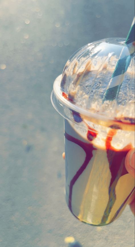 #oreashake Cold Coffee Snapchat, Cold Coffee Snap, Coffee Snapchat, Coffee Snap, Chocolate Lovers Quotes, Food Captions, Snap Streak Ideas Easy, Foodie Instagram, Flower Photoshoot