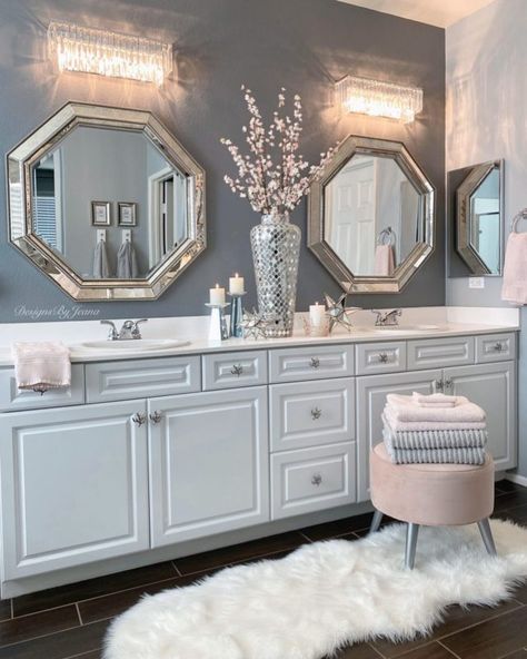 Glam Bathroom Ideas, Glam Bathroom Decor, Silver Bathroom Decor, Glamorous Bathroom Decor, Glam Bathroom, Chic Bathroom Decor, Bathroom Counter Decor, Glamour Decor, Silver Bathroom