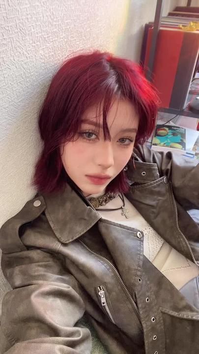 Hair Dyed Underneath, Wine Hair, Hair Tint, Men Hair Color, Hair Tips Video, Punk Hair, 90s Hairstyles, Shot Hair Styles, Haircuts Straight Hair