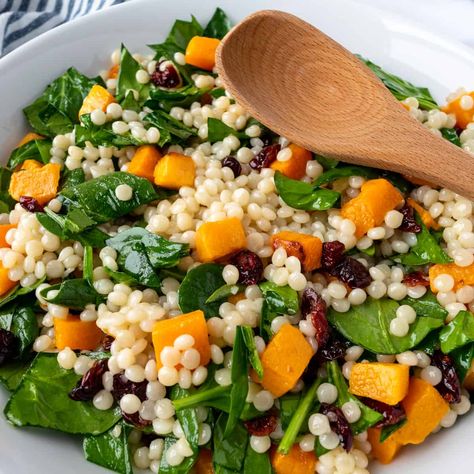 Butternut Squash Couscous, Pearl Couscous Recipes, Pearl Couscous Salad, Butternut Squash Cubes, Autumn Side Dishes, Pearl Couscous, Meatless Monday Recipes, Squash Salad, Couscous Recipes