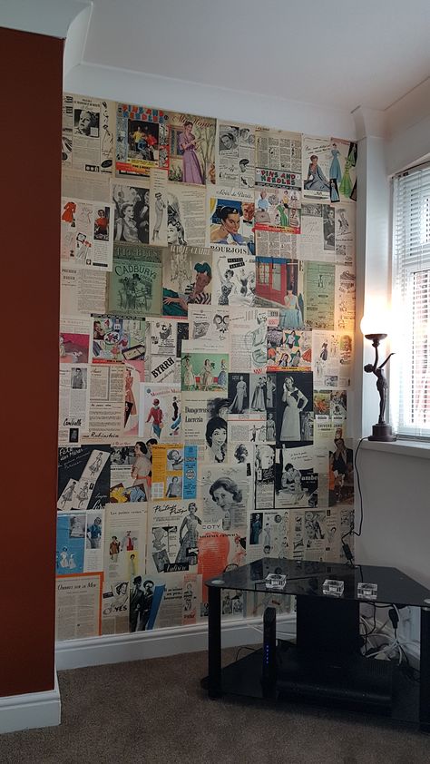 Vintage Magazine Wall Art, Newspaper Wall Aesthetic, Magazine Wallpaper Diy, Bedroom Wall Mural Aesthetic, Newspaper Room Decor Wall Art, Walls Covered In Posters, Wall Art Newspaper, Collage Wall Bathroom, Newspaper Wall Decor Aesthetic