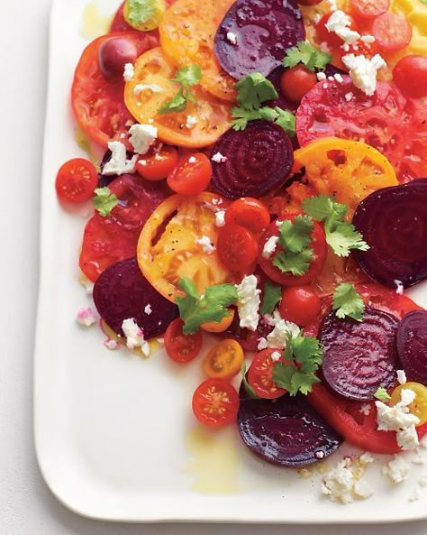 Tomato-Beet Salad Recipe | Cooking | How To | Martha Stewart Recipes Heritage Tomatoes Recipe, Recipes Using Heirloom Tomatoes, Roma Tomatoes Recipes, Heirloom Tomatoes Recipes, Bruschetta Salad, Heirloom Tomato Recipes, Salad Coleslaw, Fun Appetizers, Salad Pizza