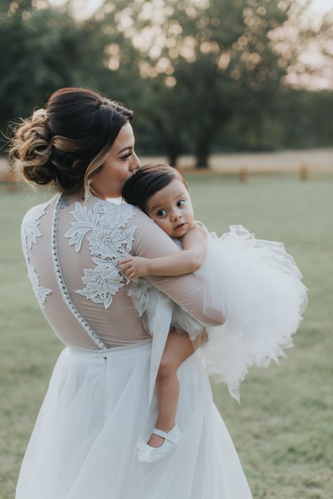 Taylor Photoshoot, Bug Wedding, Jasper Wedding, Wedding Dresses Bohemian, Baby Dress Wedding, Baby Photography Ideas, Mother Daughter Wedding, Wedding Photo List, Wedding Dresses For Kids