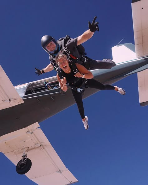 abzz on Instagram: “jumped out of a plane with @jamesfrancooofficial full video in my bio 😩” Jump Out Of A Plane, Skydiving Outfit Women, Plane Jumping, Jump From Plane, Crazy Things To Do, Skydiving Aesthetic, Old Apple Logo, Jumping Out Of A Plane, Goals Mood Board