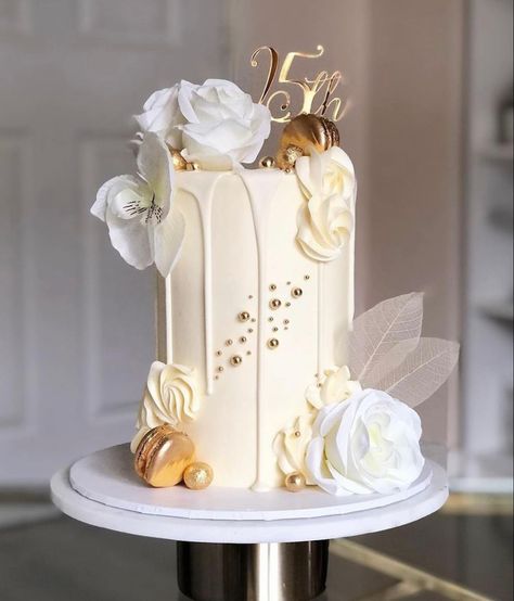 Luxury Birthday Cake, Tårta Design, Birthday Cake Designs, 25 Anniversary Cake, Wedding Cake Options, 25th Birthday Cakes, Wedding Anniversary Cakes, Repeat Design, 21st Birthday Cakes