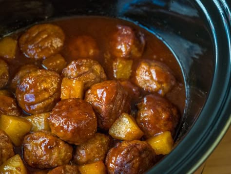 Slow Cooker Pineapple Barbecue Meatballs – 12 Tomatoes Crockpot Sauce, Meatballs Pineapple, Meatballs Bbq, Pineapple Meatballs, Can Pineapple, Barbecue Meatballs, Crockpot Meatballs, Meatballs Recipes, Savory Meatballs