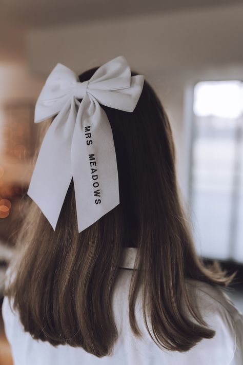 Classic White Velvet Bow Custom Word Personalised Embroidery - Etsy Australia Personalised Embroidery, Velvet Hair Bow, Perfect Honeymoon, White Hair Bows, Velvet Hair, Personalized Embroidery, White Velvet, Ny Wedding, Velvet Bow