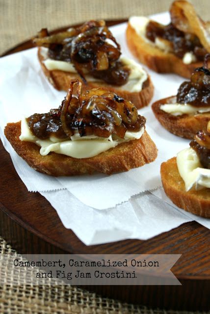 Fig Jam Crostini, Gourmet Appetizers, Fig Recipes, Caramelized Onion, Fig Jam, Food Club, Starters Recipes, Secret Recipe, Food Platters